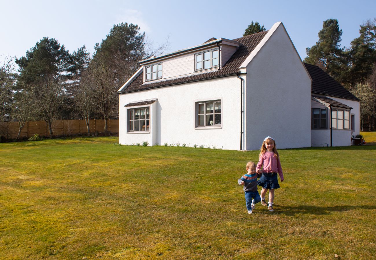 Inverness holiday home with large garden