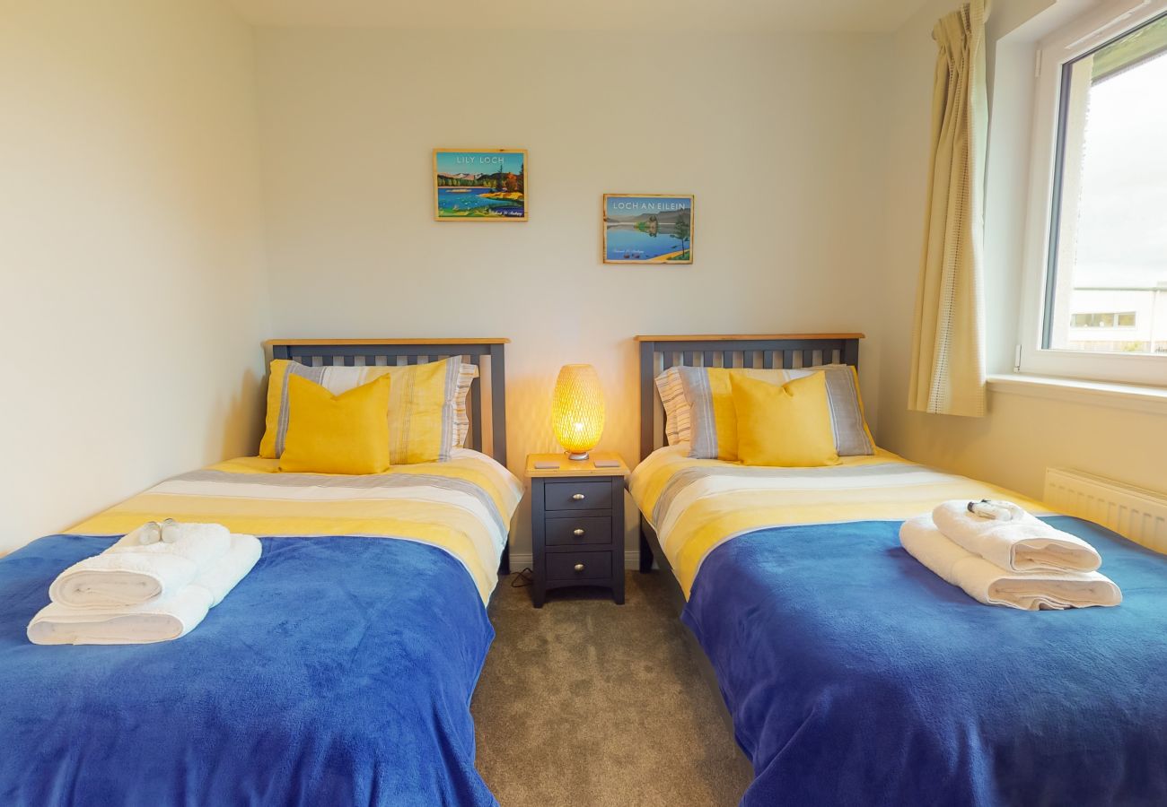 Twin bedroom in Aviemore holiday home