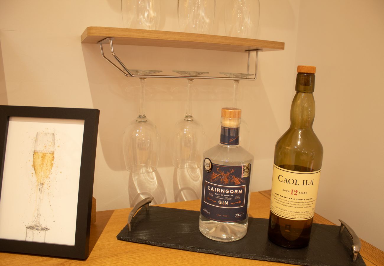  Scottish gin and malt whisky in an Aviemore holiday home