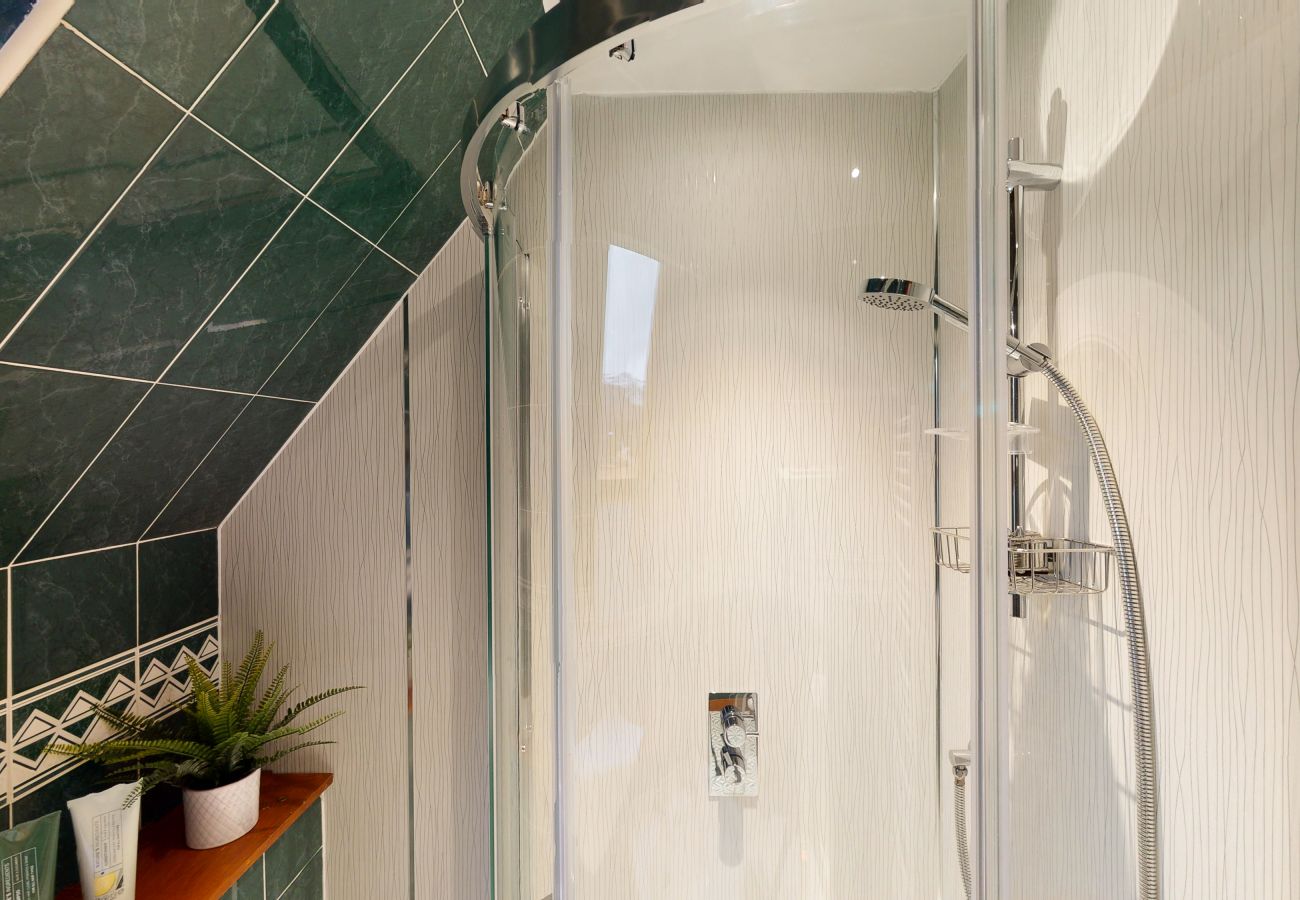Shower room in Aviemore holiday home