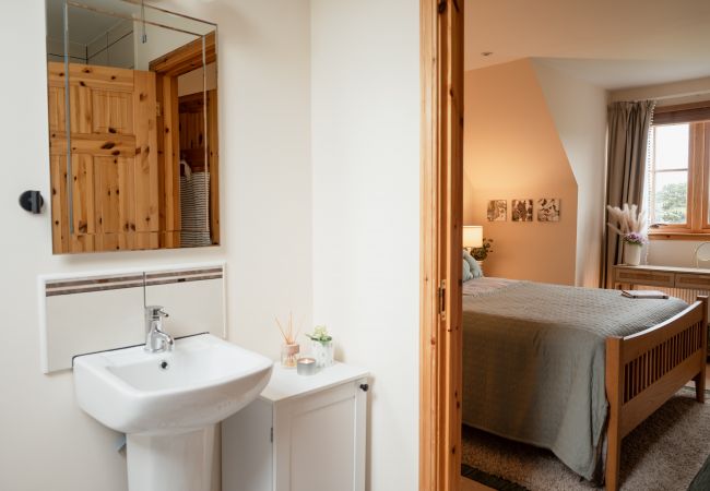 Ensuite bathroom in Cairngorm holiday home