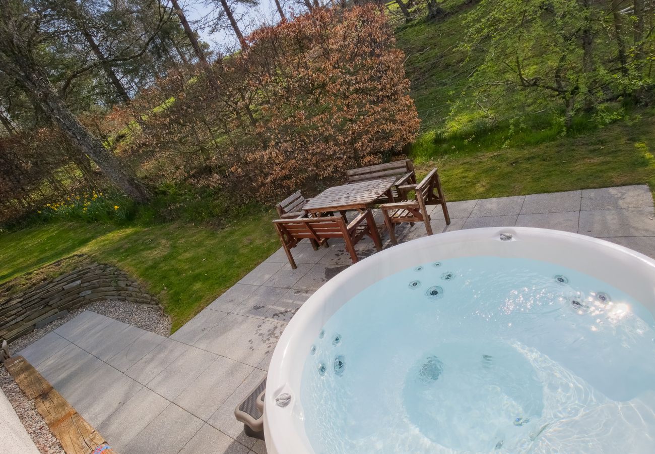 Cottage in Feshie Bridge - Druim an Lochain Cottage - farmstay in The Cairngorms