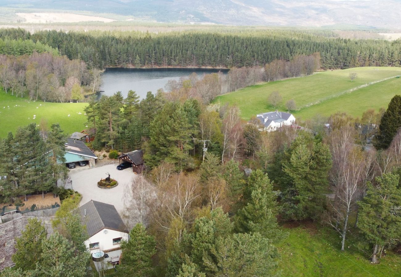Cottage in Feshie Bridge - Druim an Lochain Cottage - farmstay in The Cairngorms