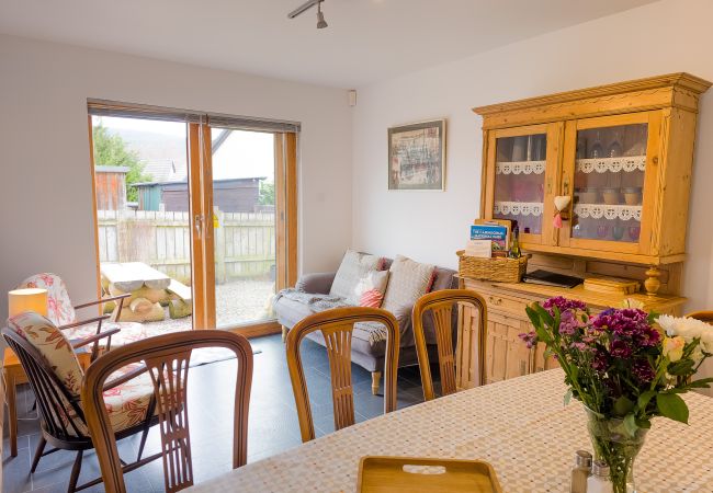 Space to dine for 8 in an Aviemore holiday home