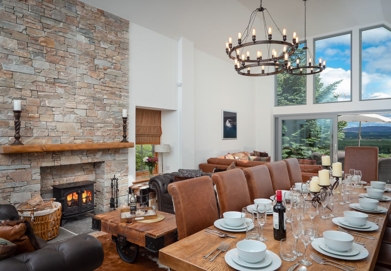 Large dining table in a Cairngorm luxury lodge