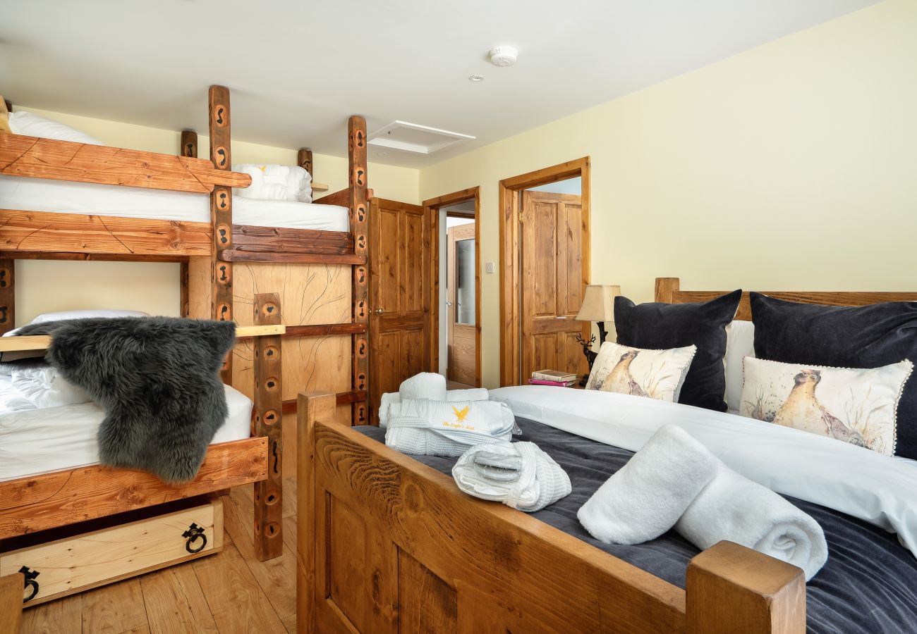 Double room in large holiday lodge in Cairngorms