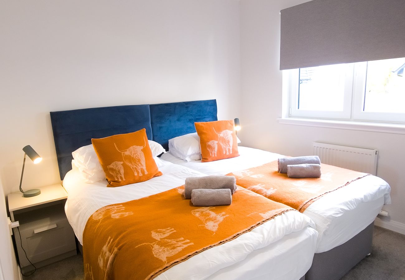 Twin room at 26 Ben Avon, Aviemore holiday apartment