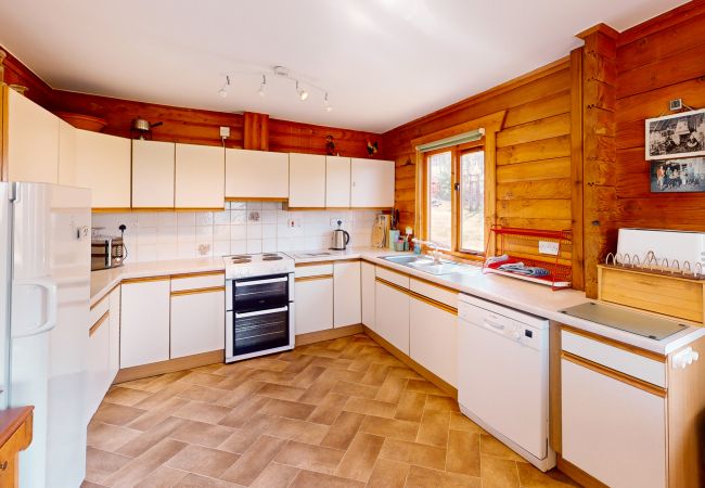 Cottage in Insh - Balbeag Cottage - Pet friendly Log Cabin  Cottage in Insh - Balbeag Cottage - Pet friendly Log Cabin