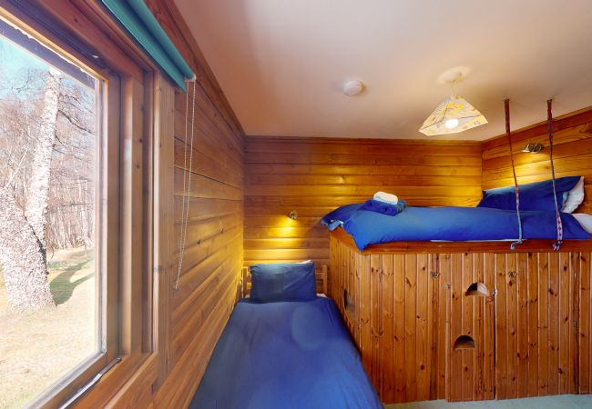 Cottage in Insh - Balbeag Cottage - Pet friendly Log Cabin  Cottage in Insh - Balbeag Cottage - Pet friendly Log Cabin