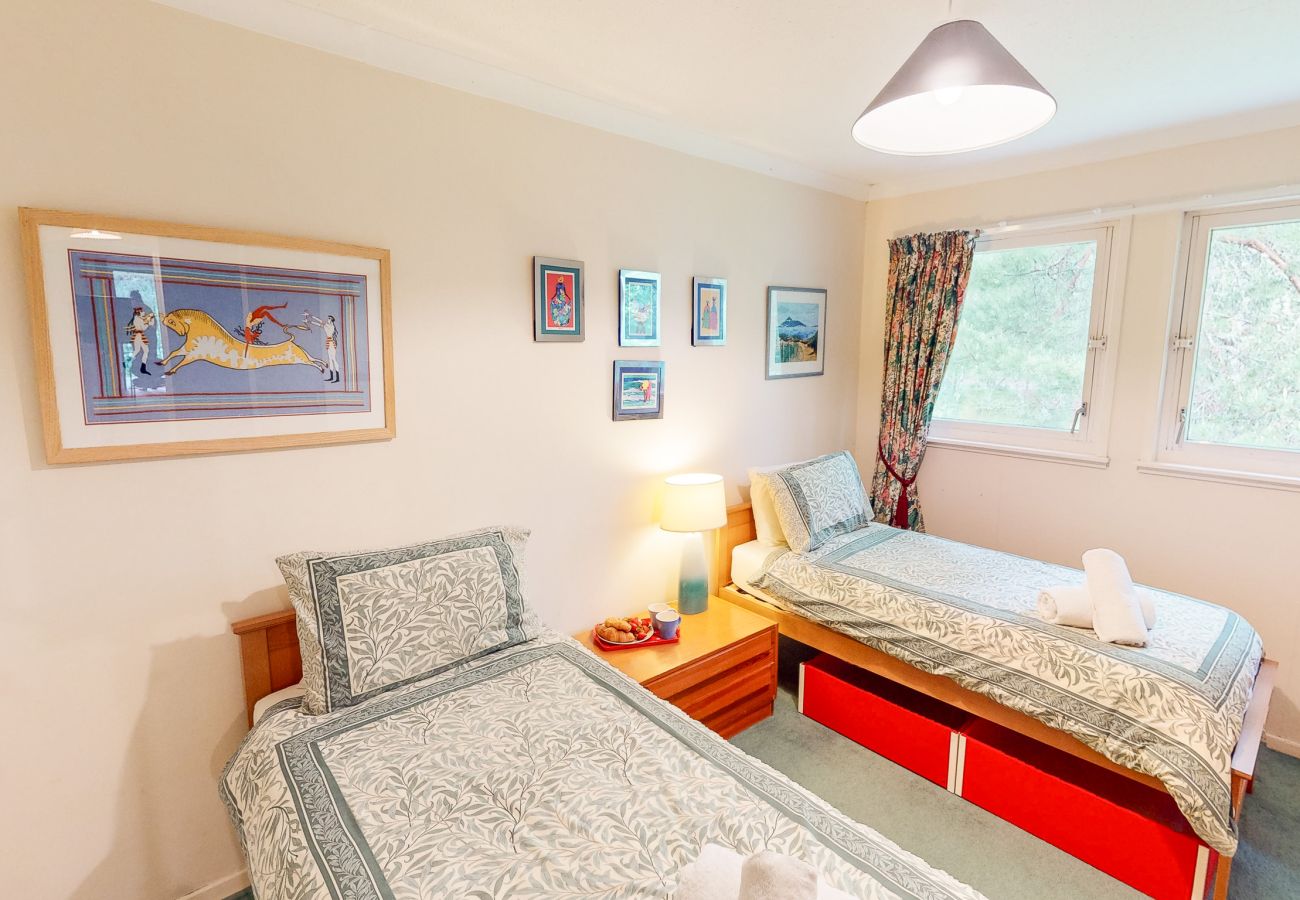 Twin bedroom in a Cairngorm holiday home