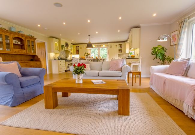 House in Tomatin - The Bell House - Highland hot tub lodge House in Tomatin - The Bell House - Highland hot tub lodge