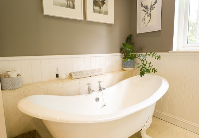 House in Tomatin - The Bell House - Highland hot tub lodge House in Tomatin - The Bell House - Highland hot tub lodge