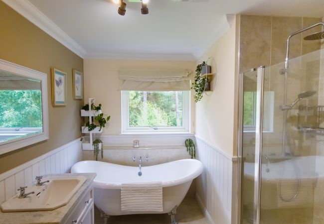 House in Tomatin - The Bell House - Highland hot tub lodge House in Tomatin - The Bell House - Highland hot tub lodge