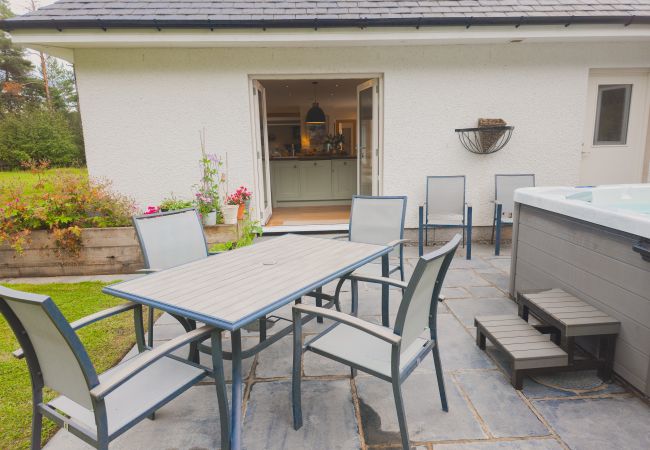 House in Tomatin - The Bell House - Highland hot tub lodge House in Tomatin - The Bell House - Highland hot tub lodge