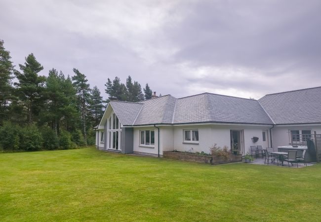 House in Tomatin - The Bell House - Highland hot tub lodge House in Tomatin - The Bell House - Highland hot tub lodge