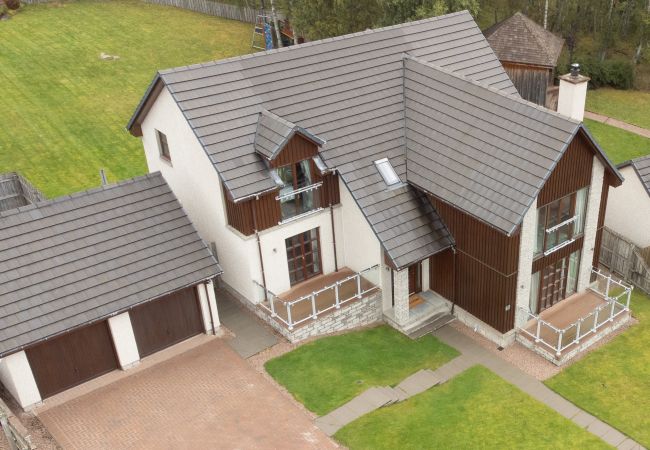 House in Aviemore - Lairig Ghru Lodge in Aviemore House in Aviemore - Lairig Ghru Lodge in Aviemore