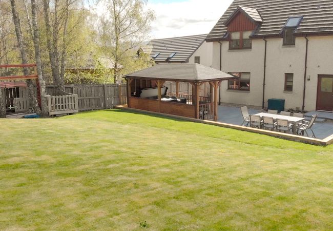House in Aviemore - Lairig Ghru Lodge in Aviemore House in Aviemore - Lairig Ghru Lodge in Aviemore