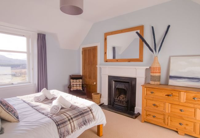 Cottage in Laggan - The Schoolhouse, Laggan - large Highland lodge Cottage in Laggan - The Schoolhouse, Laggan - large Highland lodge