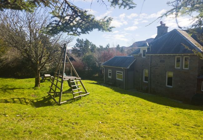 Cottage in Laggan - The Schoolhouse, Laggan - large Highland lodge Cottage in Laggan - The Schoolhouse, Laggan - large Highland lodge