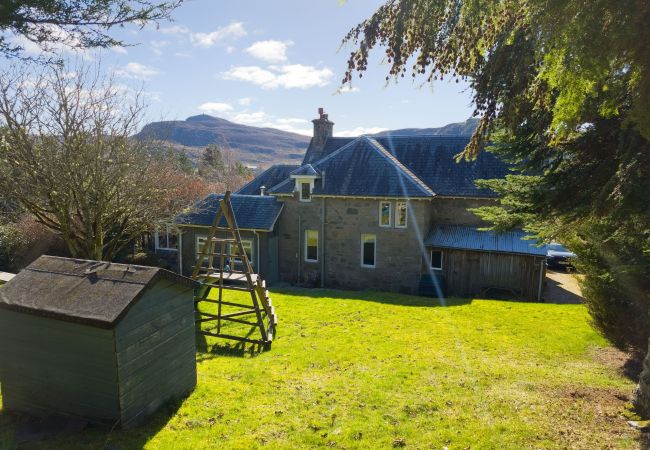 Cottage in Laggan - The Schoolhouse, Laggan - large Highland lodge Cottage in Laggan - The Schoolhouse, Laggan - large Highland lodge