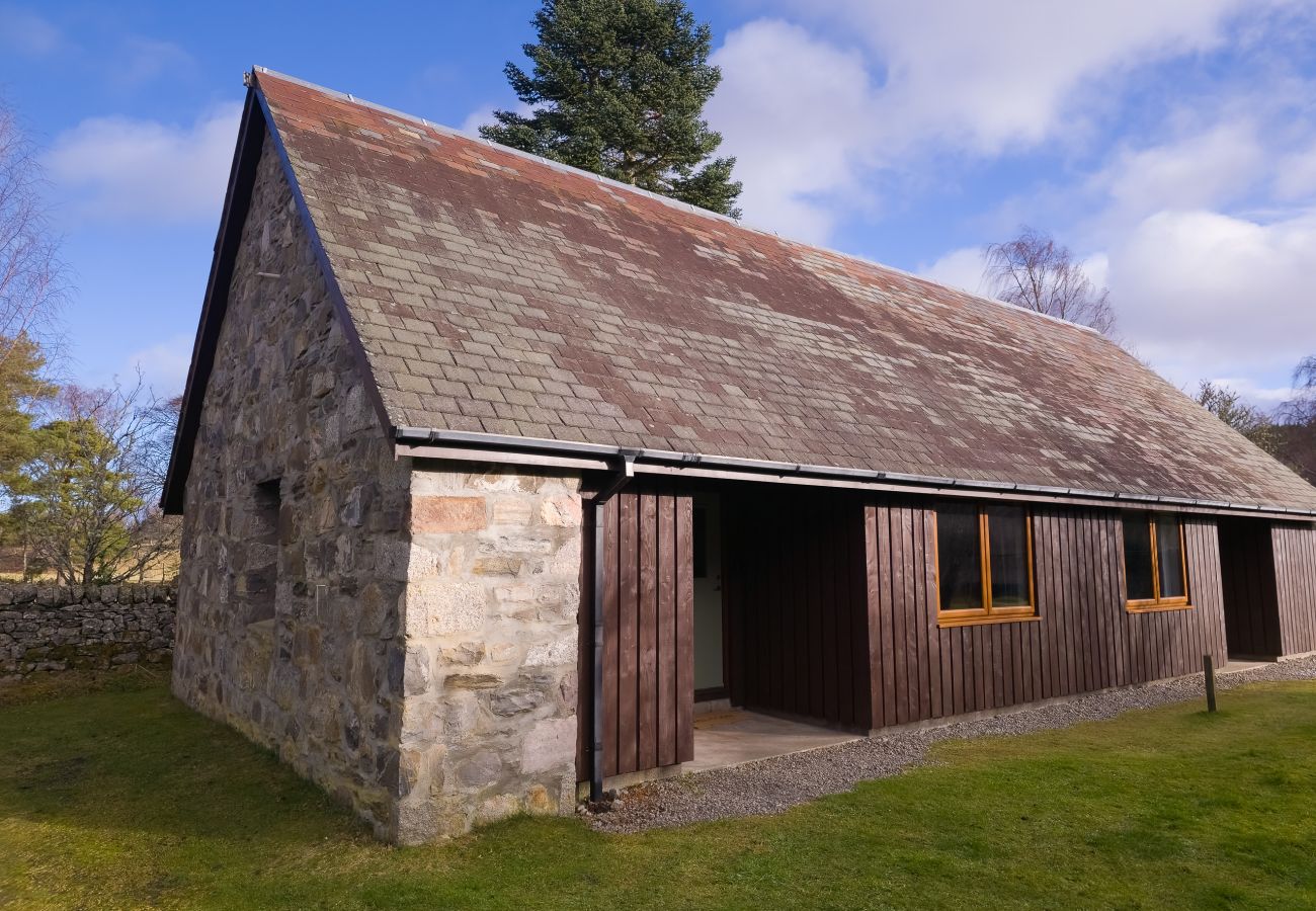 Telford Cottage exterior with stone walls and slate roof