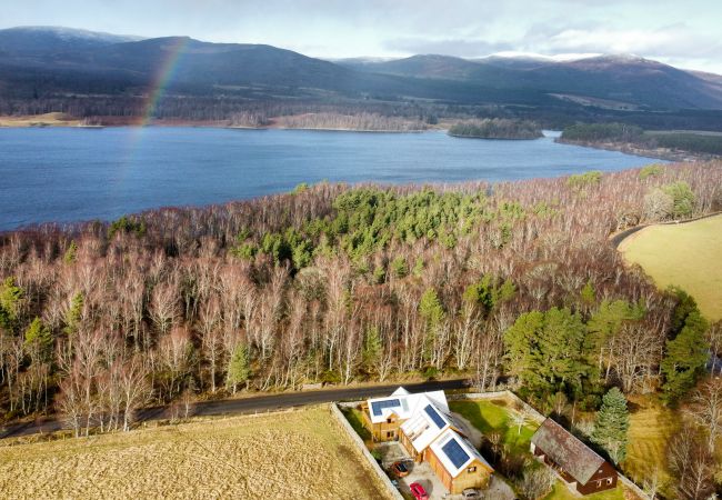 Cottage in Kincraig - Charming Fraser Cottage Getaway in Insh,  Couples Getaway near Aviemore. Cottage in Kincraig - Charming Fraser Cottage Getaway in Insh,  Couples Getaway near Aviemore.