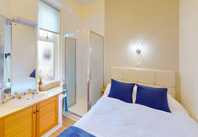 House in Aviemore - Birchview- central Aviemore accommodation with garden.  House in Aviemore - Birchview- central Aviemore accommodation with garden.