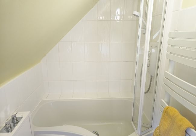 House in Aviemore - Birchview- central Aviemore accommodation with garden.  House in Aviemore - Birchview- central Aviemore accommodation with garden.