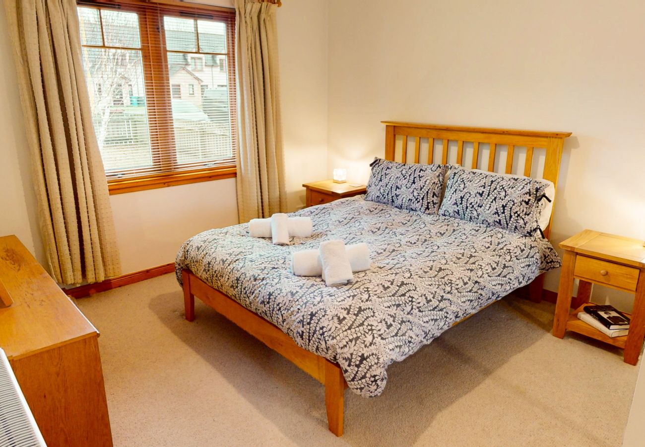 Double bed with cosy bedding Aviemore
