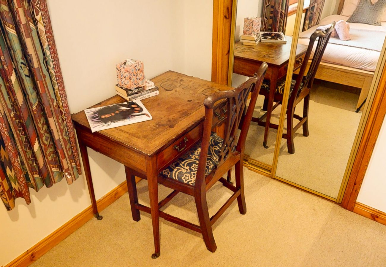 Desk in twin room for working from Aviemore holiday home