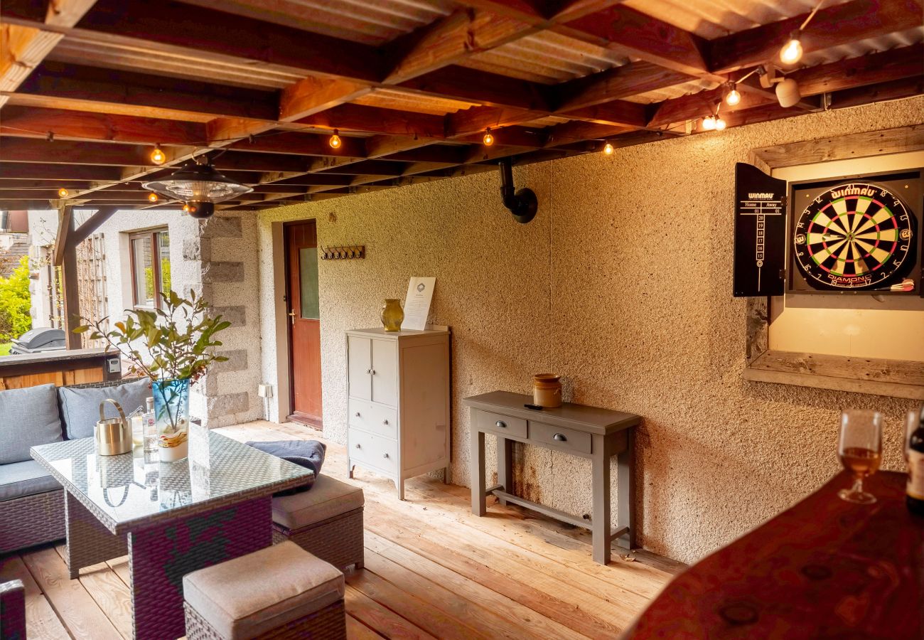 House in Aviemore - Luxurious Aviemore Lodge with hot tub