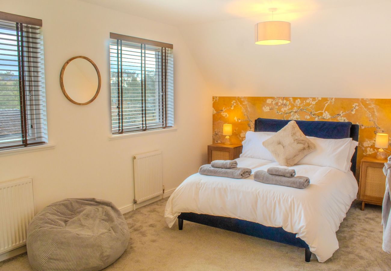 House in Aviemore - Luxurious Aviemore Lodge with hot tub