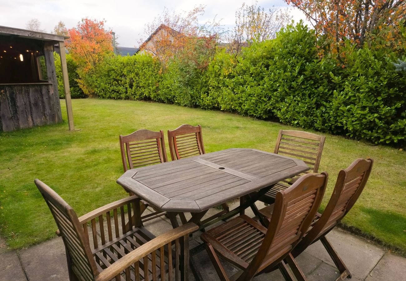 House in Aviemore - Luxurious Aviemore Lodge with hot tub