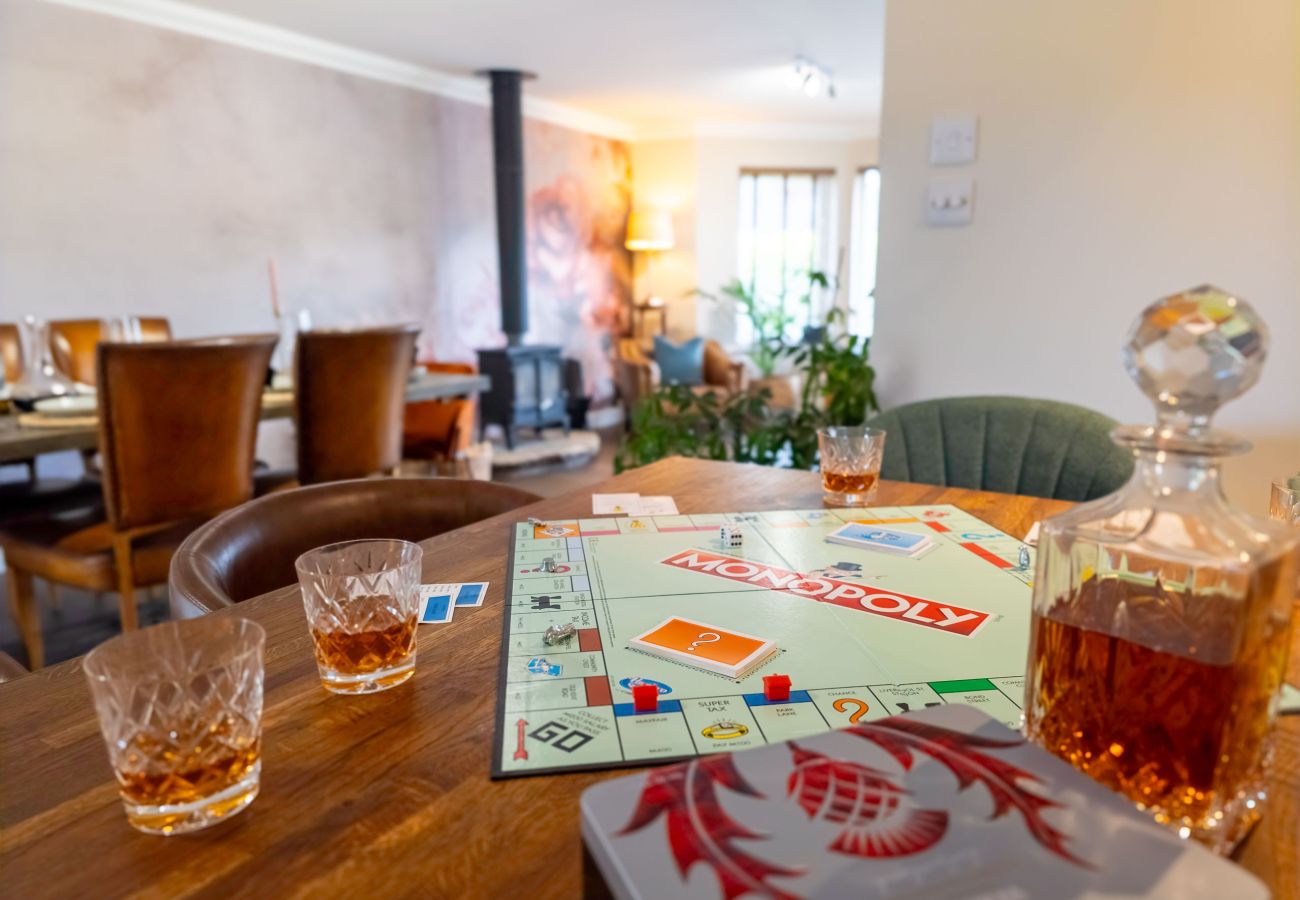 House in Aviemore - Luxurious Aviemore Lodge with hot tub