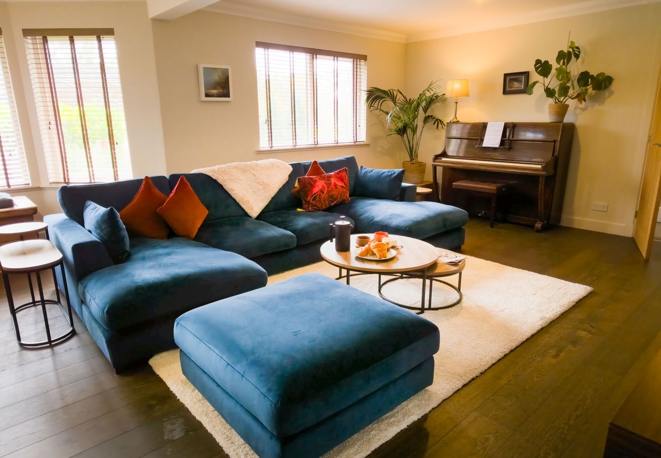 House in Aviemore - Luxurious Aviemore Lodge with hot tub