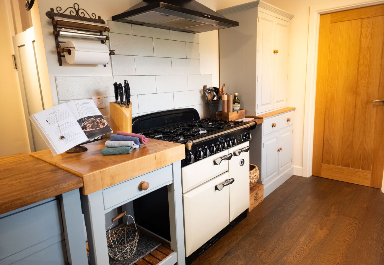 House in Aviemore - Luxurious Aviemore Lodge with hot tub