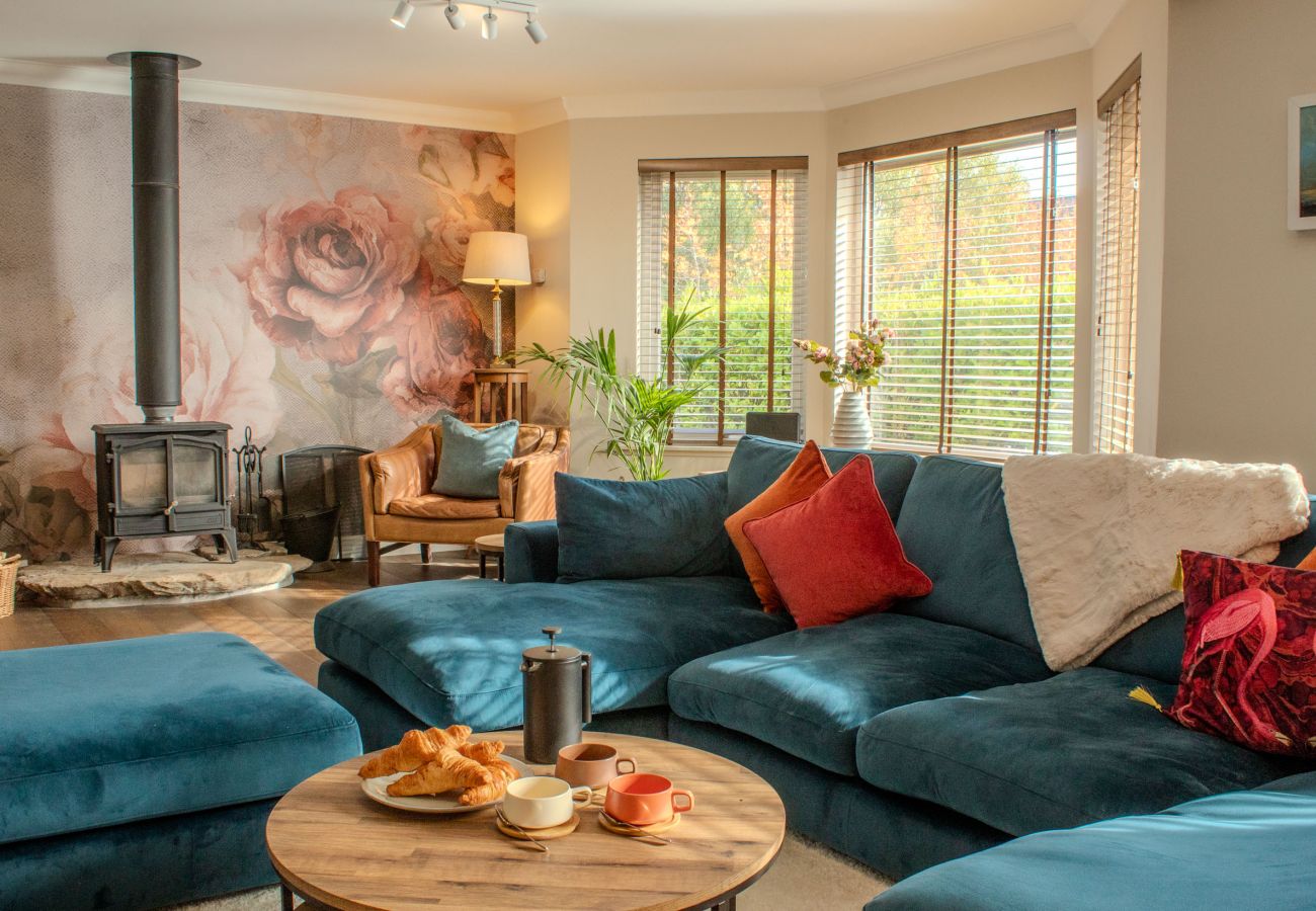 House in Aviemore - Luxurious Aviemore Lodge with hot tub