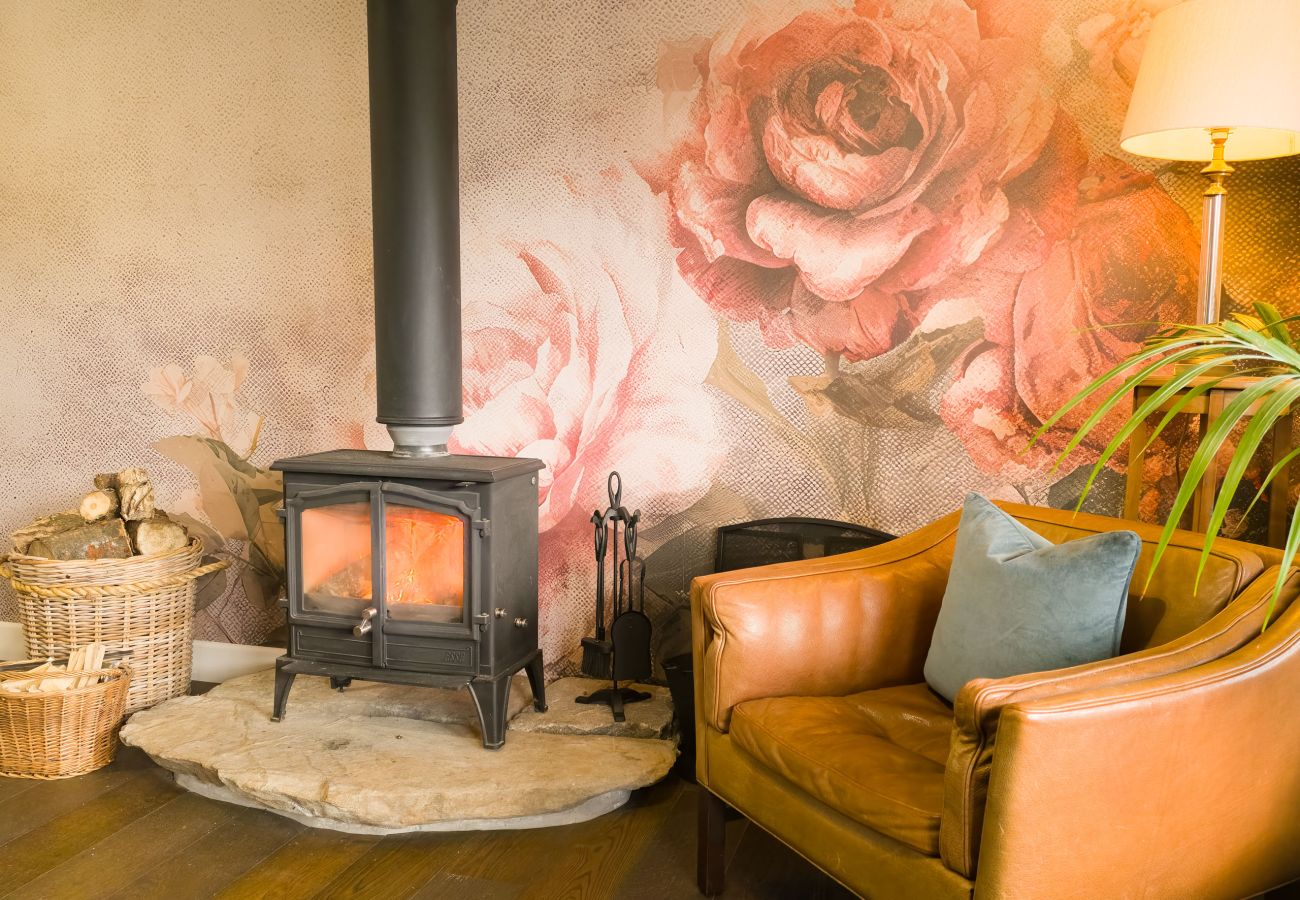 House in Aviemore - Luxurious Aviemore Lodge with hot tub