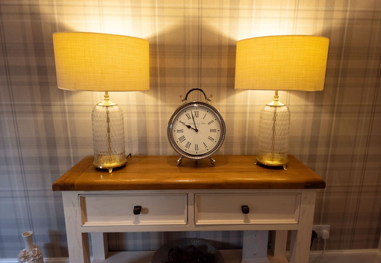 House in Tomatin - Woodland House - Tomatin - family holiday home - on route 7 cycle route