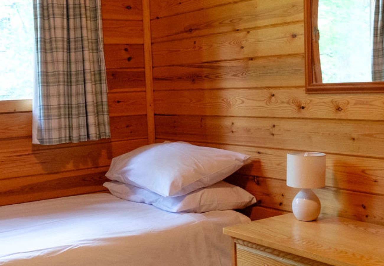 Cabin in Carrbridge - Tormore - wooden log cabin in the Cairngorms