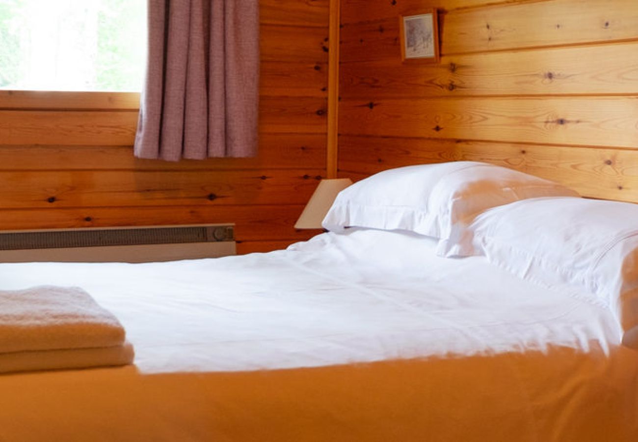 Cabin in Carrbridge - Tormore - wooden log cabin in the Cairngorms