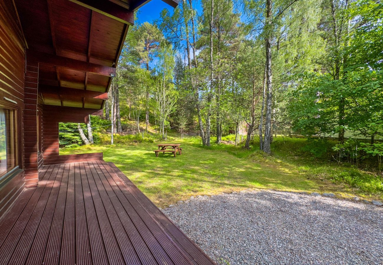 Cabin in Carrbridge - Tormore - wooden log cabin in the Cairngorms