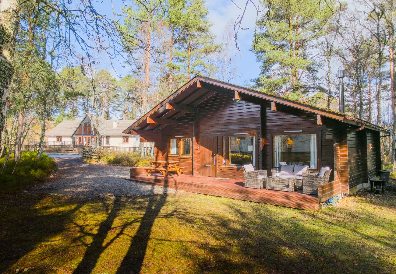 Enchanting holiday home for 6 in a cozy log cabin. 