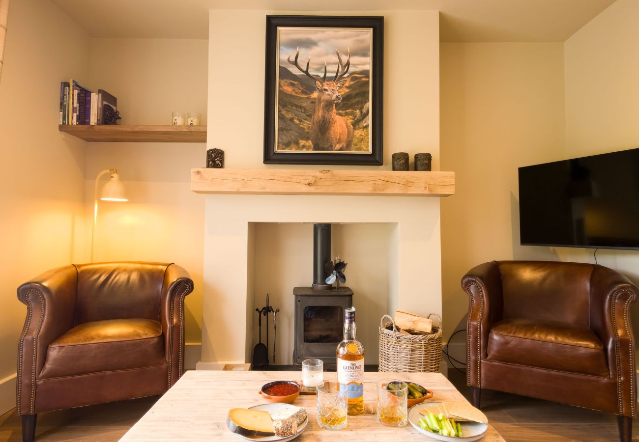 House in Kingussie - Betty's Cottage - Highland cottage near Ruthven Barracks