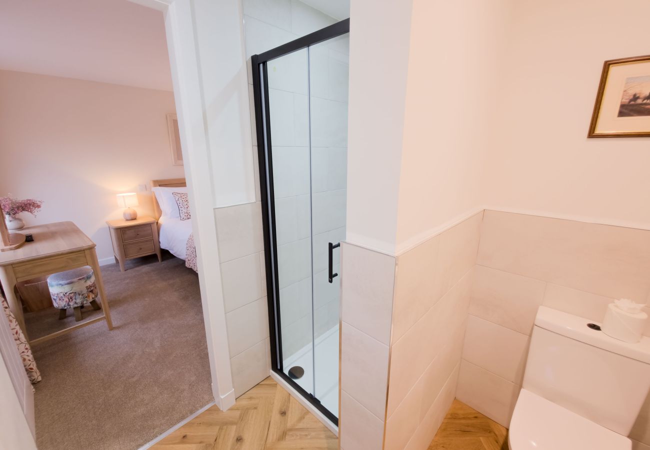 House in Aviemore - Kestrel Lodge - Aviemore hot tub lodge with sauna