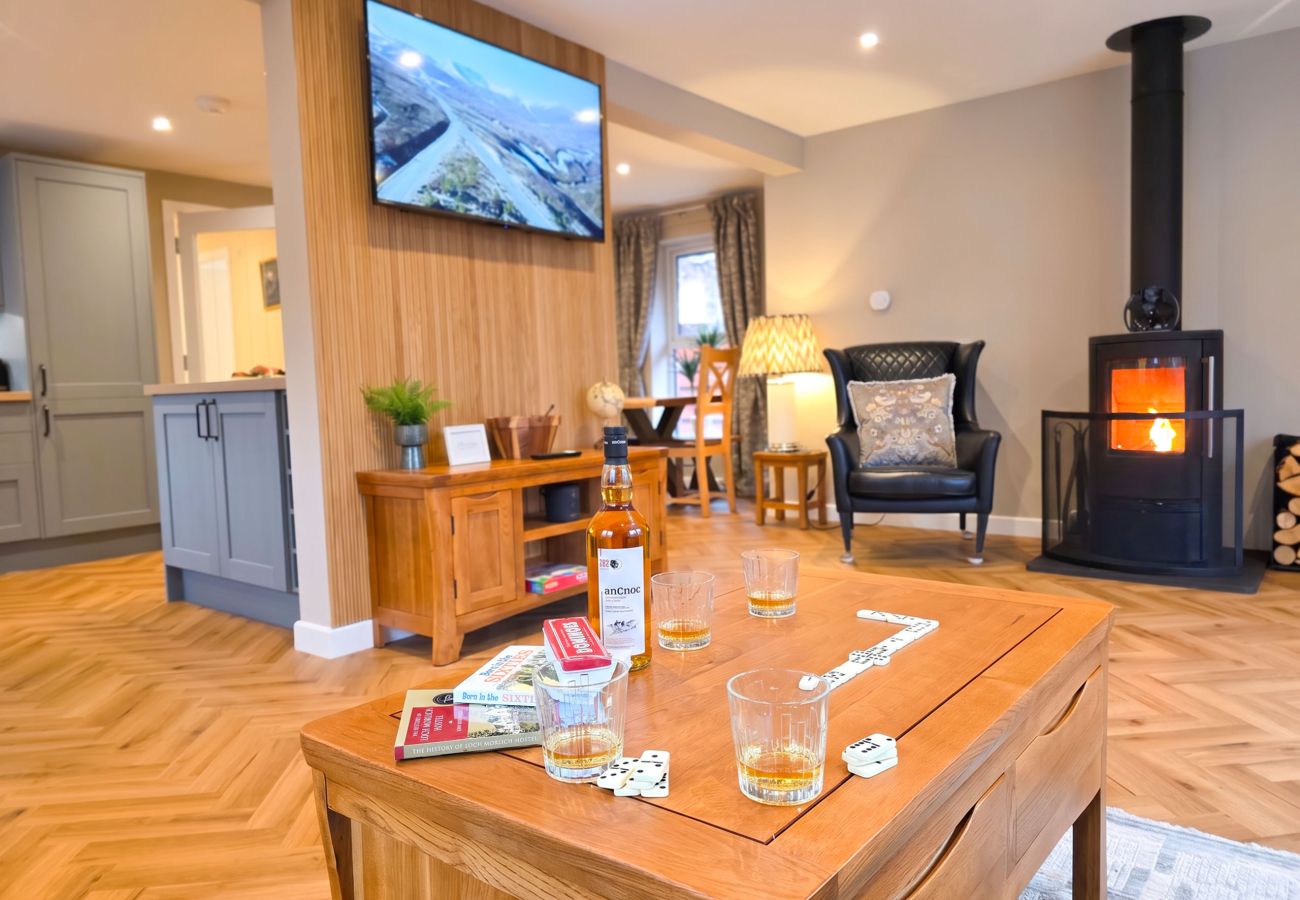 House in Aviemore - Kestrel Lodge - Aviemore hot tub lodge with sauna