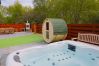 House in Aviemore - Kestrel Lodge - Aviemore hot tub lodge with sauna