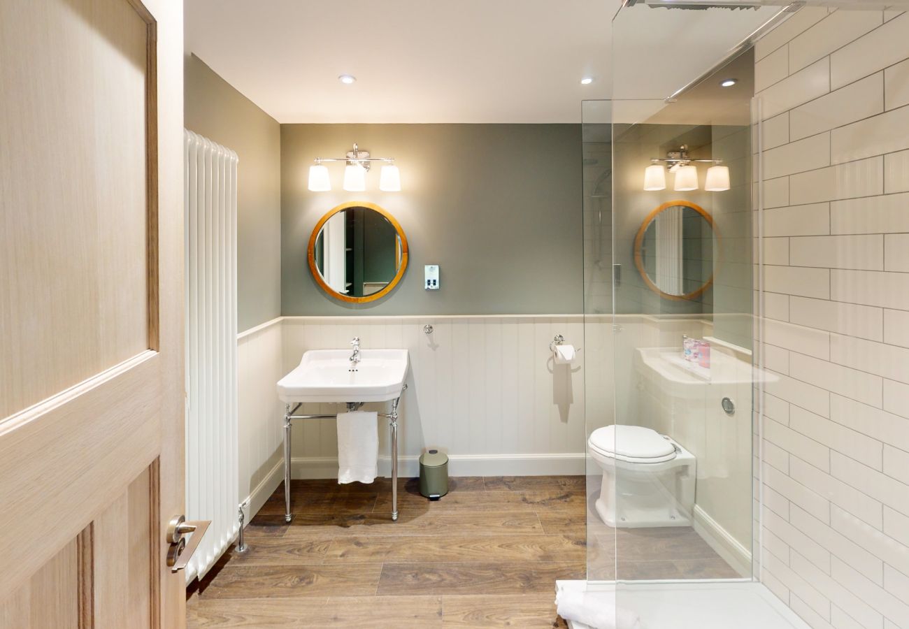 Country house in Aviemore - Lynwilg House - Large Group Holiday Home