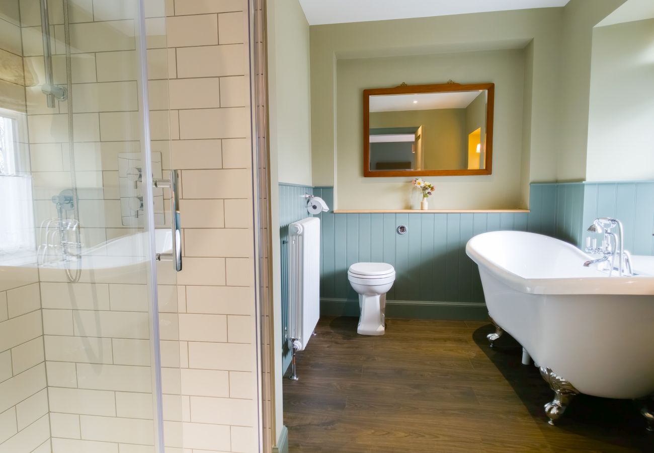 Country house in Aviemore - Lynwilg House - Large Group Holiday Home