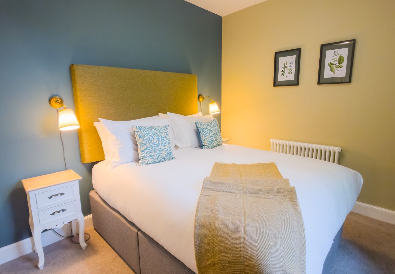 Country house in Aviemore - Lynwilg House - Large Group Holiday Home